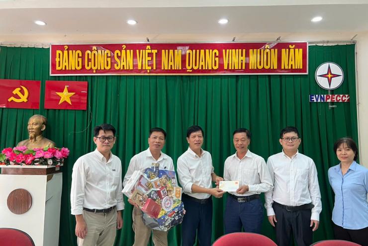 CÔNG ĐOÀN PECC2 CHÚC TẾT ĐOÀN VIÊN, NGƯỜI LAO ĐỘNG TẠI CÁC CÔNG ĐOÀN CƠ SỞ THÀNH VIÊN